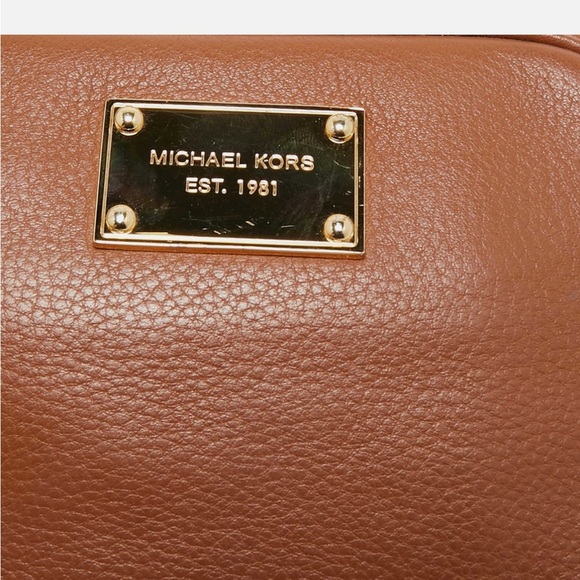 Michael Kors brown leather mini camera crossbody bag - Picture 4 of 11